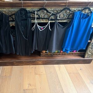 Bundle of 6 Women's tops great condition ! All 6 for $30 J Crew , BR